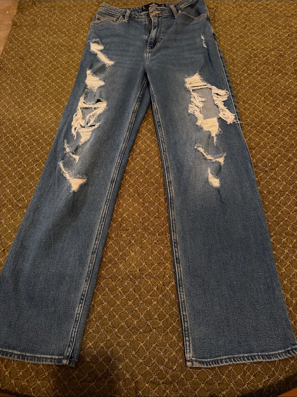 Hollister Distressed Wide-Leg Jeans in Medium Blue